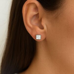 Brinco Pequeno Quadrado em Aço Inoxidável